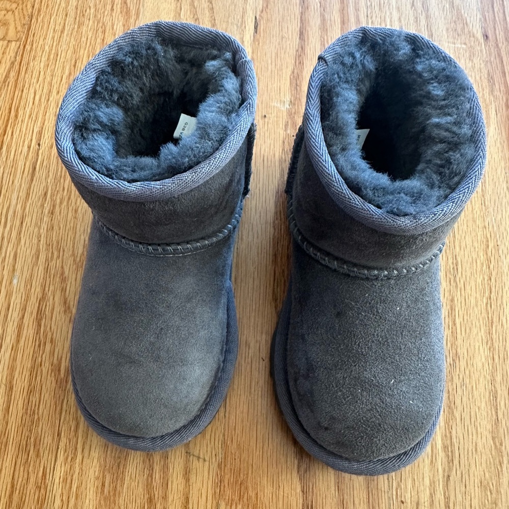 UGG toddler classic mini II